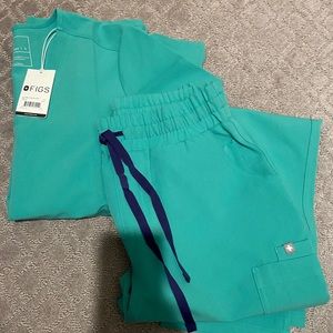 Figs surgical green scrubs